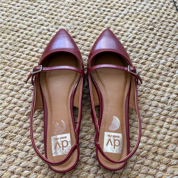 DV by Dolce Vita Women's Burgundy Flats - Picture 2 of 8